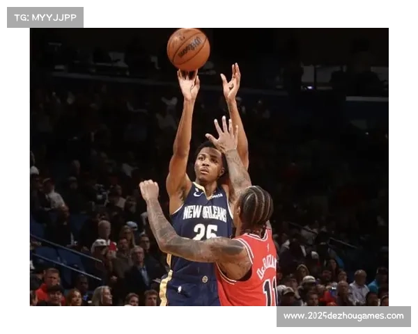 鹈鹕众将休斯顿备战火箭，墨菲训练状态良好